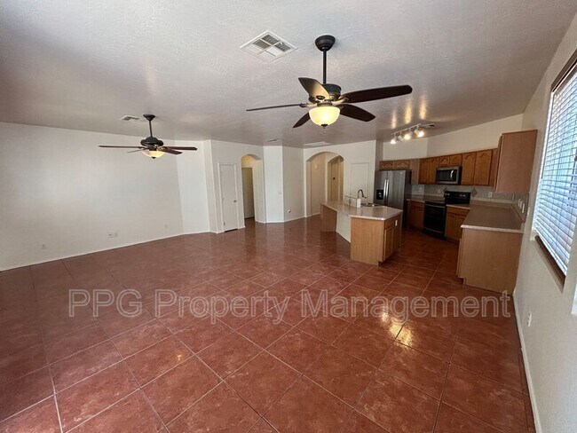 Building Photo - 12407 N 149th Dr