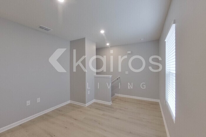 Building Photo - 1709 Nebraska Loop