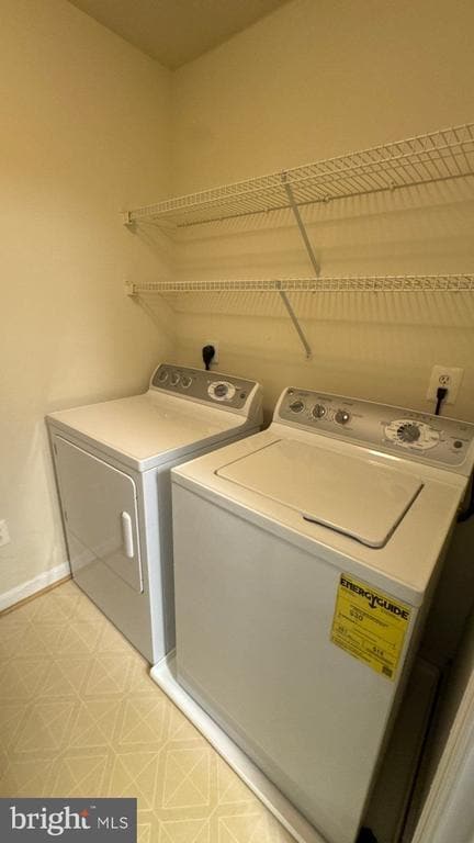 Building Photo - 10715 Symphony Way