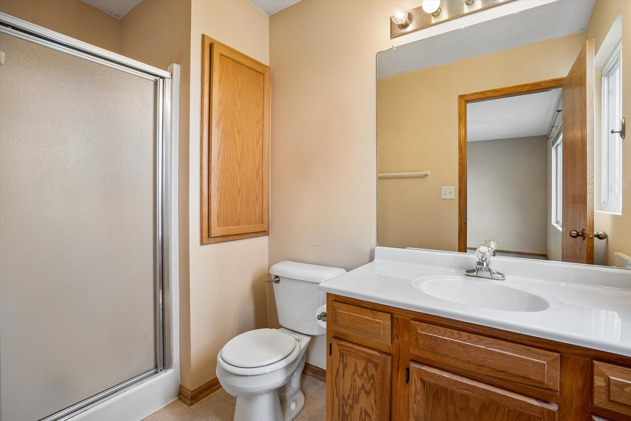 Building Photo - 505 SE Crabapple Dr