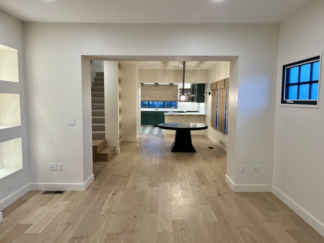 Building Photo - 753 Oak St