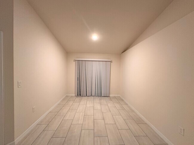 Building Photo - 1453 SE 10th Terrace