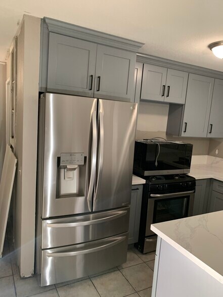 Building Photo - 250 N Hargrave St