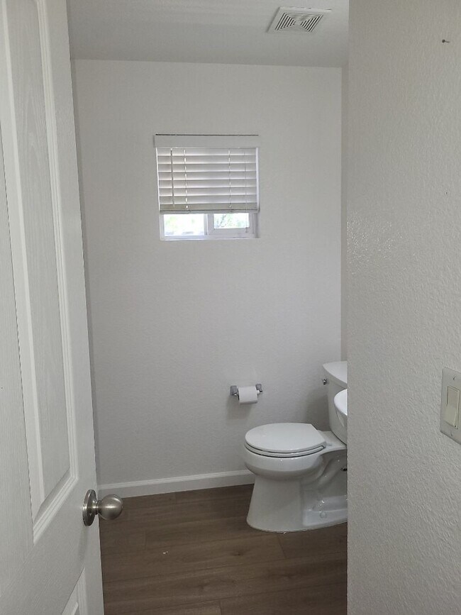 Building Photo - 2222 San Remo Dr