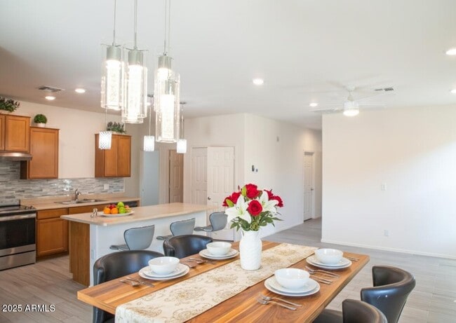 Building Photo - 7127 W Rancho Dr