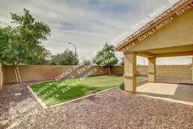 Building Photo - 935 E Blue Spruce Ln