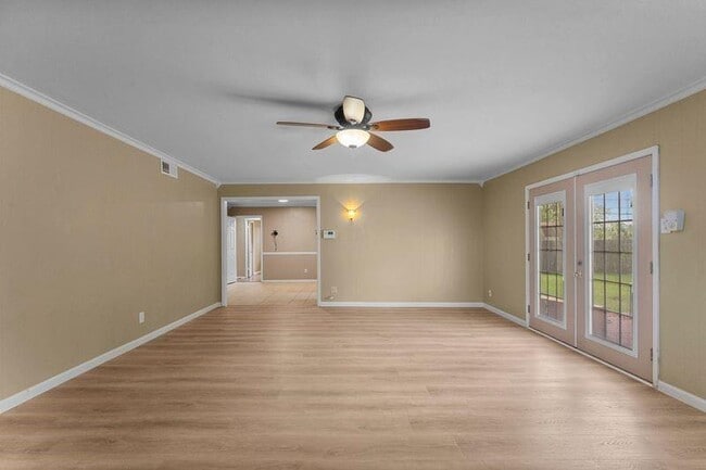 Building Photo - 807 Temple Dr
