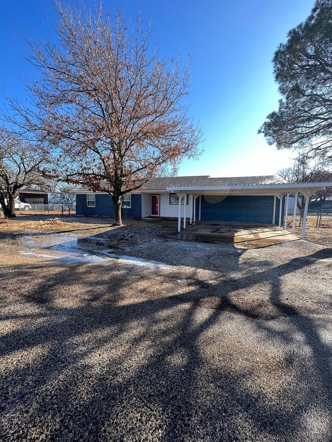 Building Photo - GREAT HOME IN CLYDE