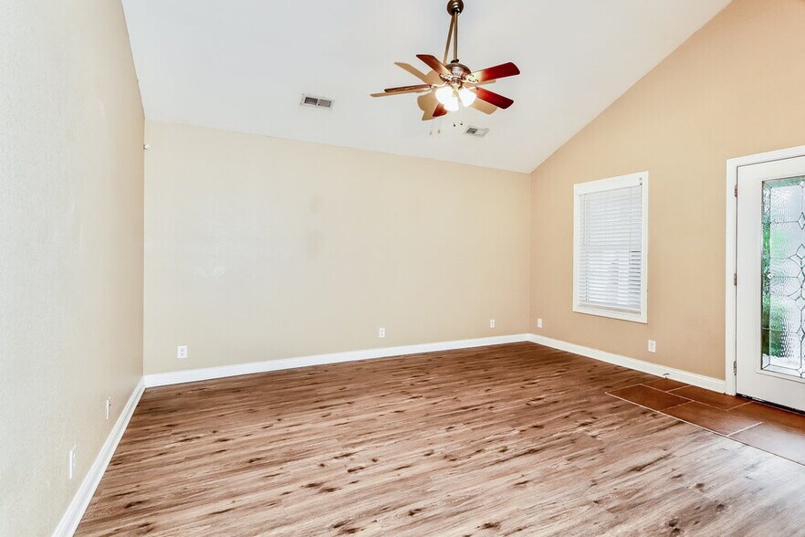 Building Photo - 1044 Avondale Ct