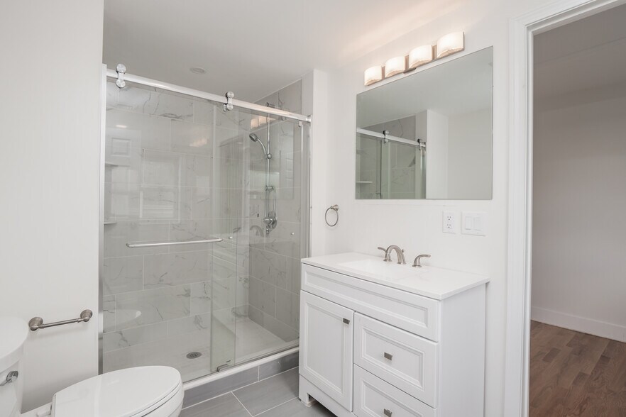 Building Photo - 92 Clinton Place Unit #2