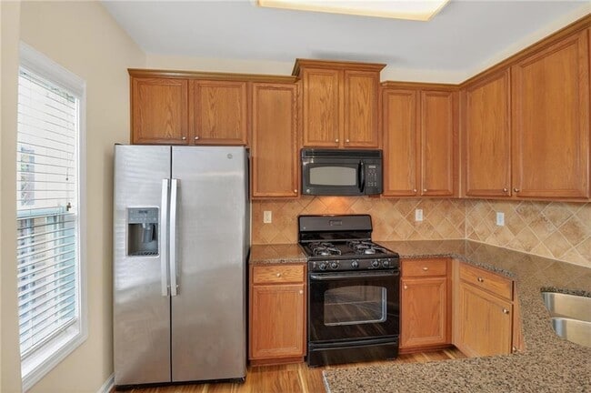 Building Photo - 2928 George Busbee Pkwy NW