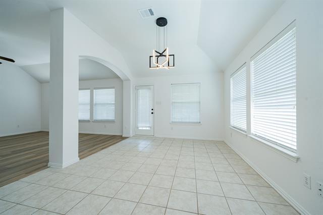 Building Photo - 910 Crater Lake Ct