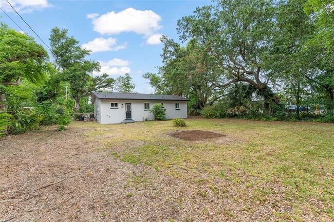 Building Photo - 2503 Highlawn Ave