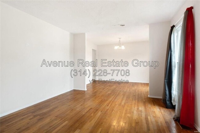 Building Photo - 3726 Briargrove Dr