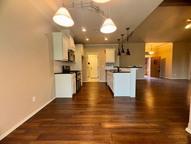 Building Photo - 3 Bed 2 Bath in Edmond!