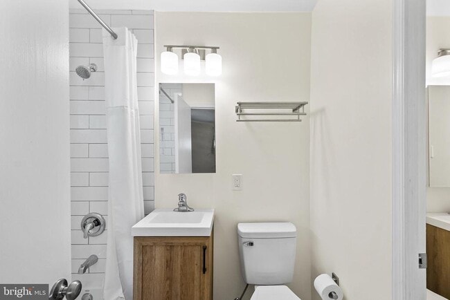 Building Photo - 4512 Lark Ln