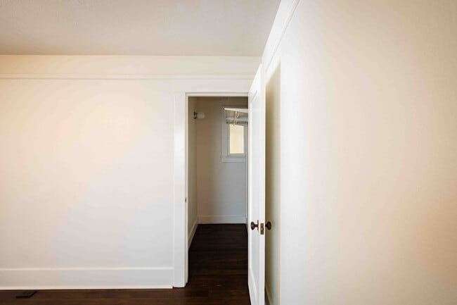 Building Photo - Georgia Street