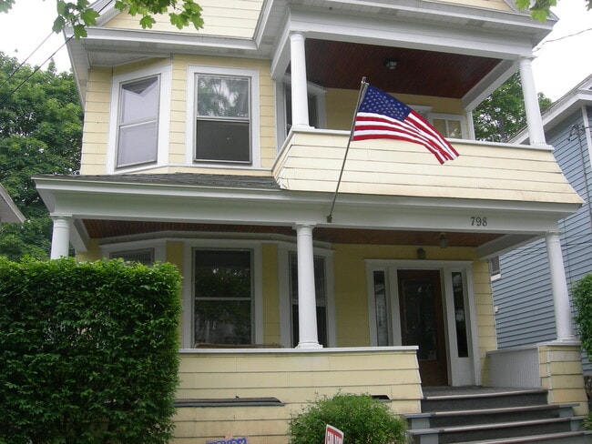 Street View 1 - 798 Park Ave