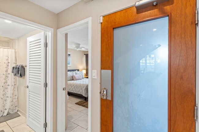 Building Photo - Full Ocean View, Fully Furnished Condo |Across from Surf Beach|Pool |Renovated |Heart of Kihei