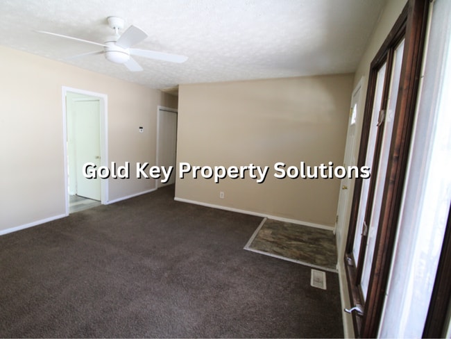 Building Photo - Spacious 3 BR 1 BA Ranch with Main-Level Laundry (SECTION 8 APPROVED)