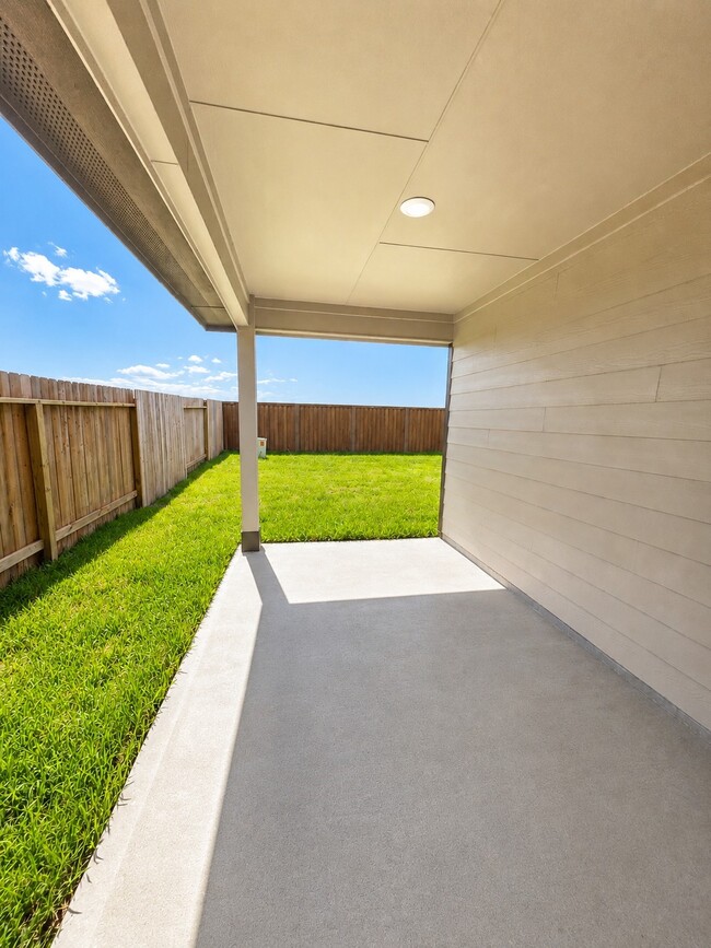 Building Photo - 3523 Turnpike Dr