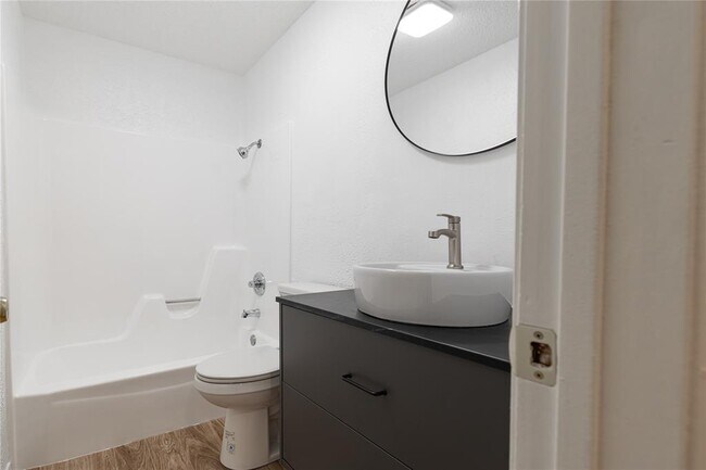 Building Photo - 100 Nicole Cove