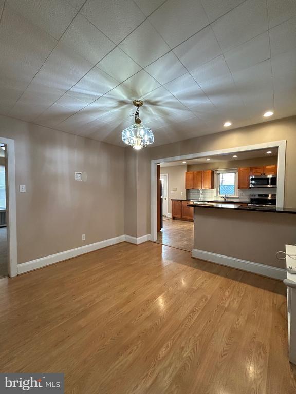 Building Photo - 424 Center St