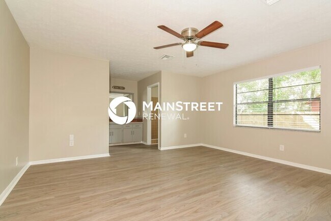 Building Photo - 5 Bedroom Pet-Friendly Home in Brandon, FL with Main Street Renewal