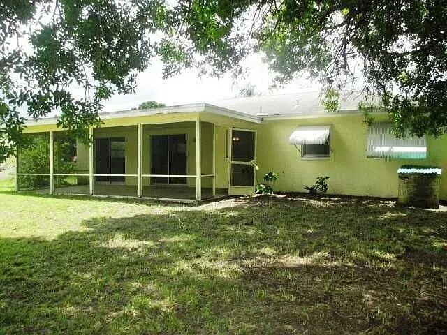 Building Photo - 2231 Iris Way