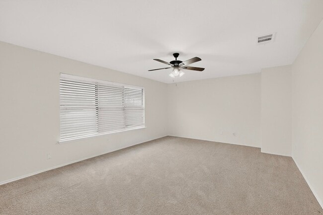 Building Photo - 817 Edmonton Dr