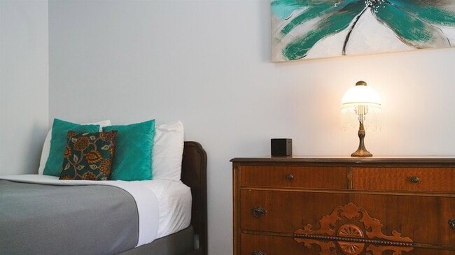 Building Photo - 14 Sanchez Ave