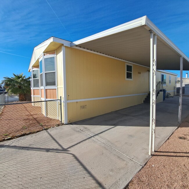 Building Photo - Desert Inn Mobile Estates