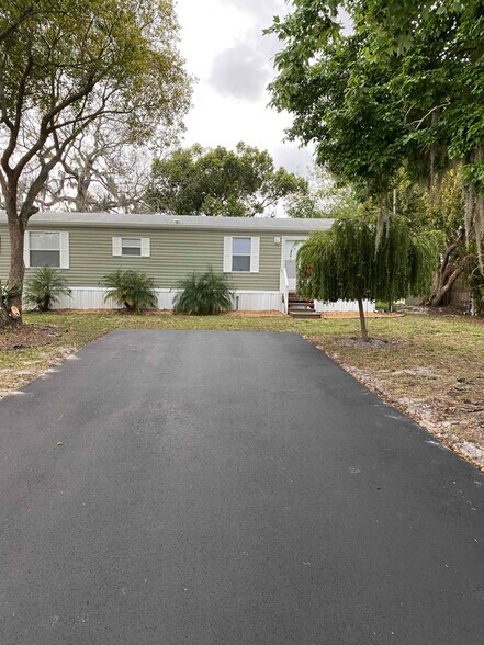 Building Photo - 9514 Chris St