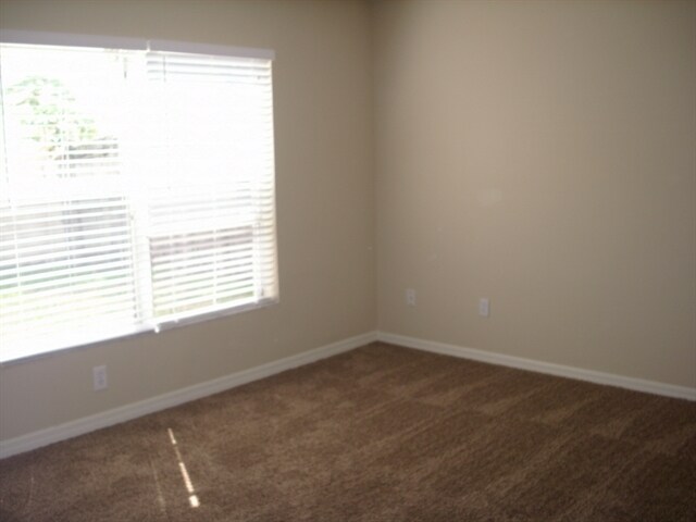 Building Photo - 256 Daniels Pointe Dr