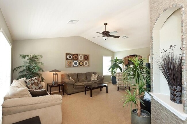 Building Photo - 100 Joshua Tree Cir