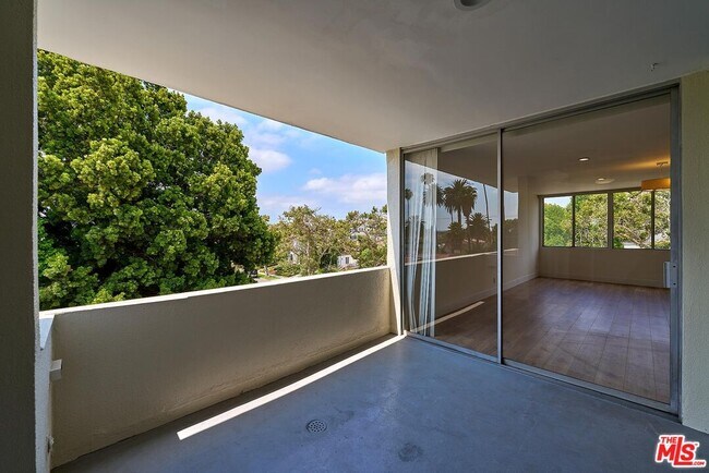 Building Photo - 9221 Charleville Blvd