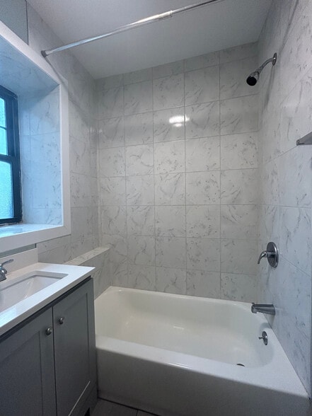 Building Photo - 372 Hazel Ave