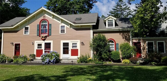 Building Photo - 97 Narragansett Ave