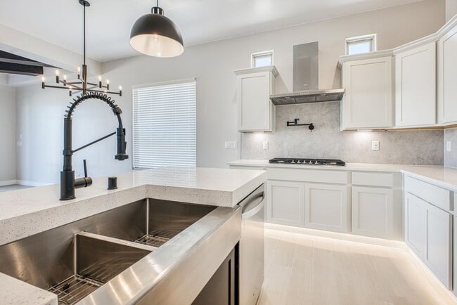 Building Photo - Beautiful East side House 4 bed-2.5 baths, part of The Club that includes Swimming Pool, Gym, Ten...