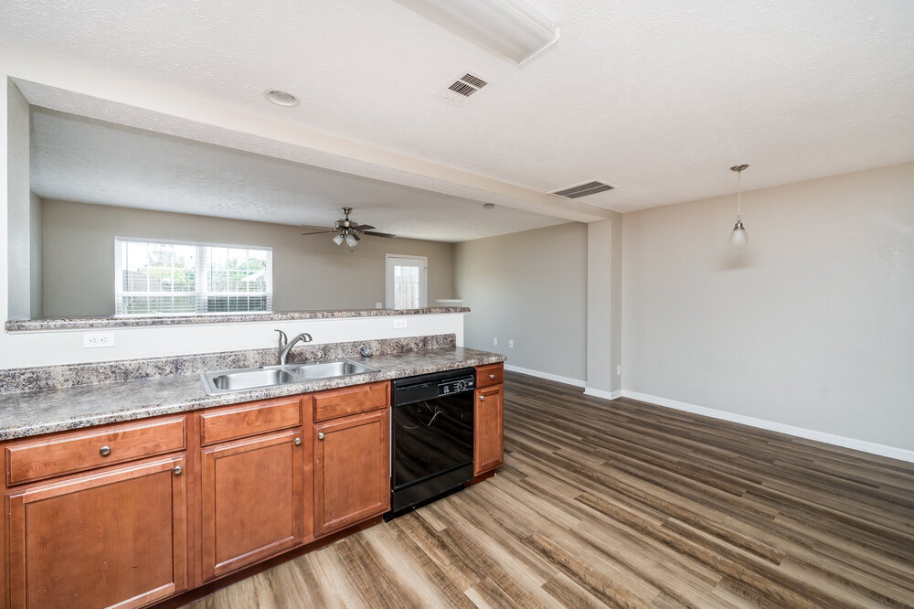 Building Photo - 604 Nixon Way