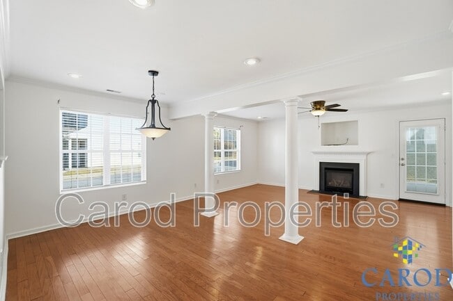 Building Photo - 3405 Broadwick St