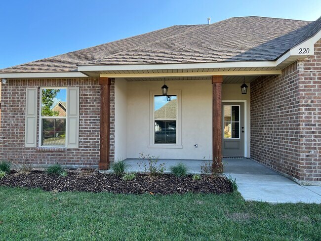 Primary Photo - 220 Tall Oaks Ln