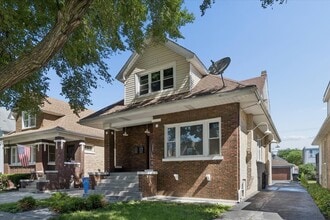Building Photo - 4928 W Eddy St