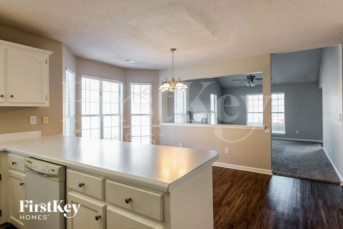 Building Photo - 116 King Arthur Pl