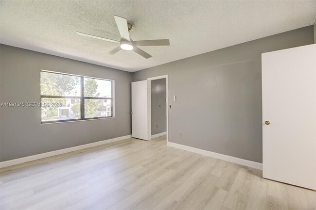 Building Photo - 851 NE 209th Terrace