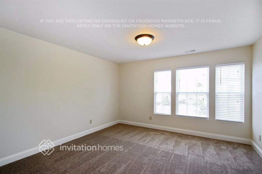 Building Photo - 1040 Sapphire Dr