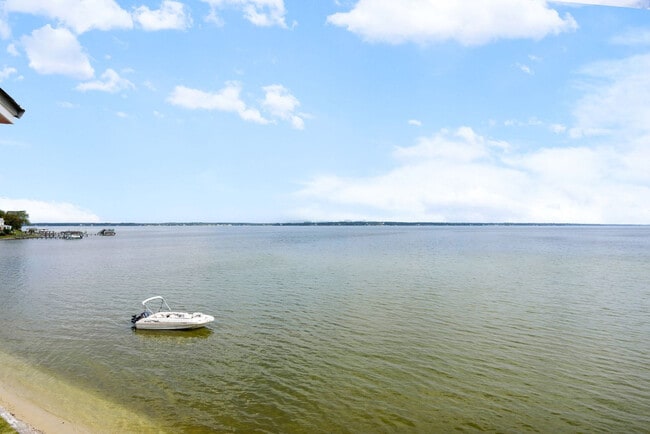 Building Photo - 15946 Innerarity Point Rd