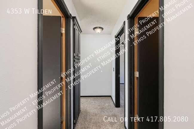 Building Photo - 4353 W Tilden-