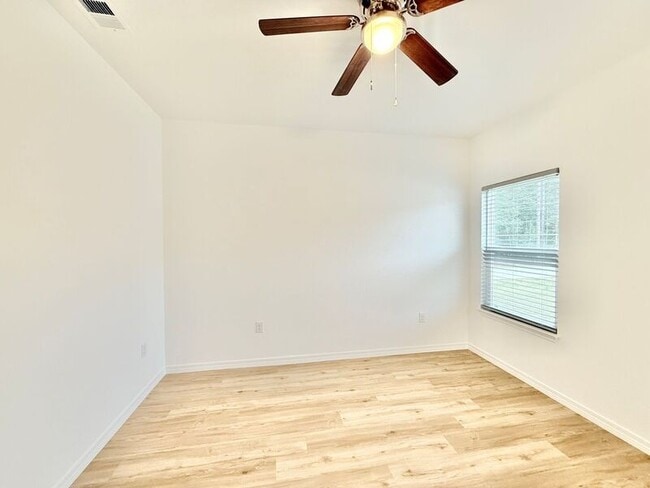 Building Photo - 3353 Country Ln