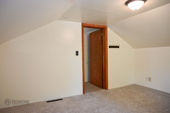 Building Photo - Charming 2 Bed 1 Bath Single Family Home f...